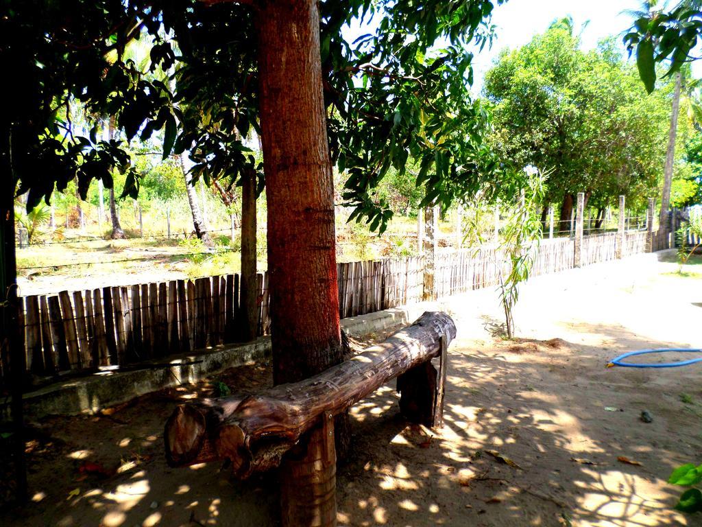 Yaswi Guest House Passikudah Екстериор снимка