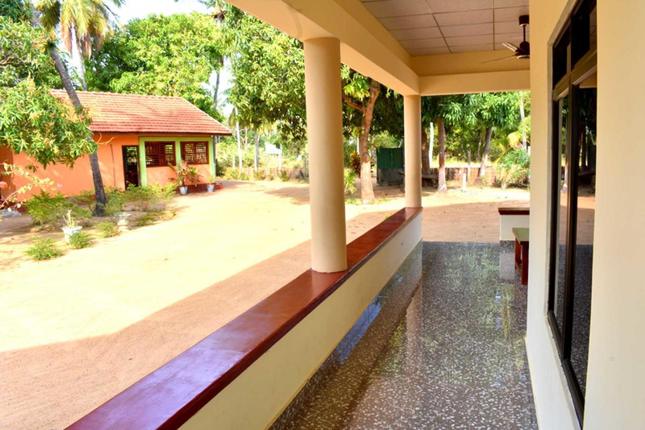 Yaswi Guest House Passikudah Екстериор снимка