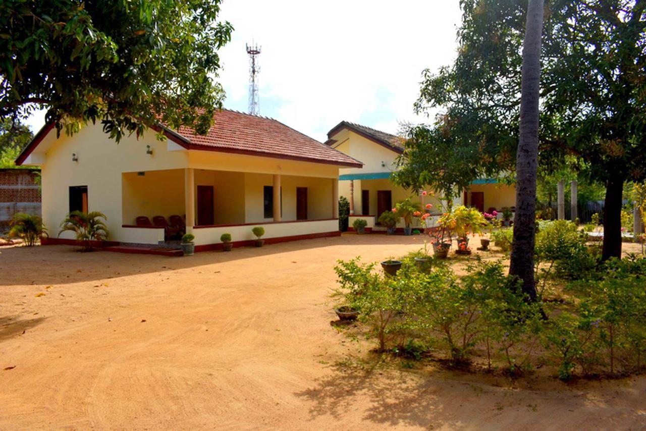 Yaswi Guest House Passikudah Екстериор снимка