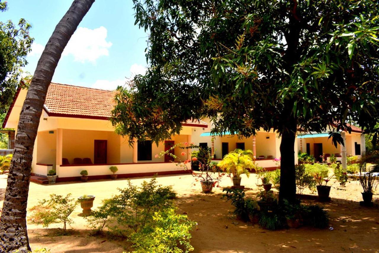 Yaswi Guest House Passikudah Екстериор снимка